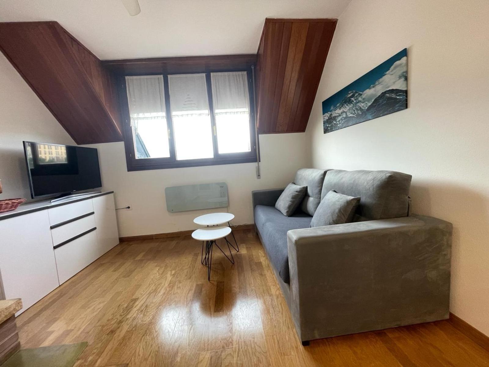 Apartamento Alba4 Jaca Bagian luar foto