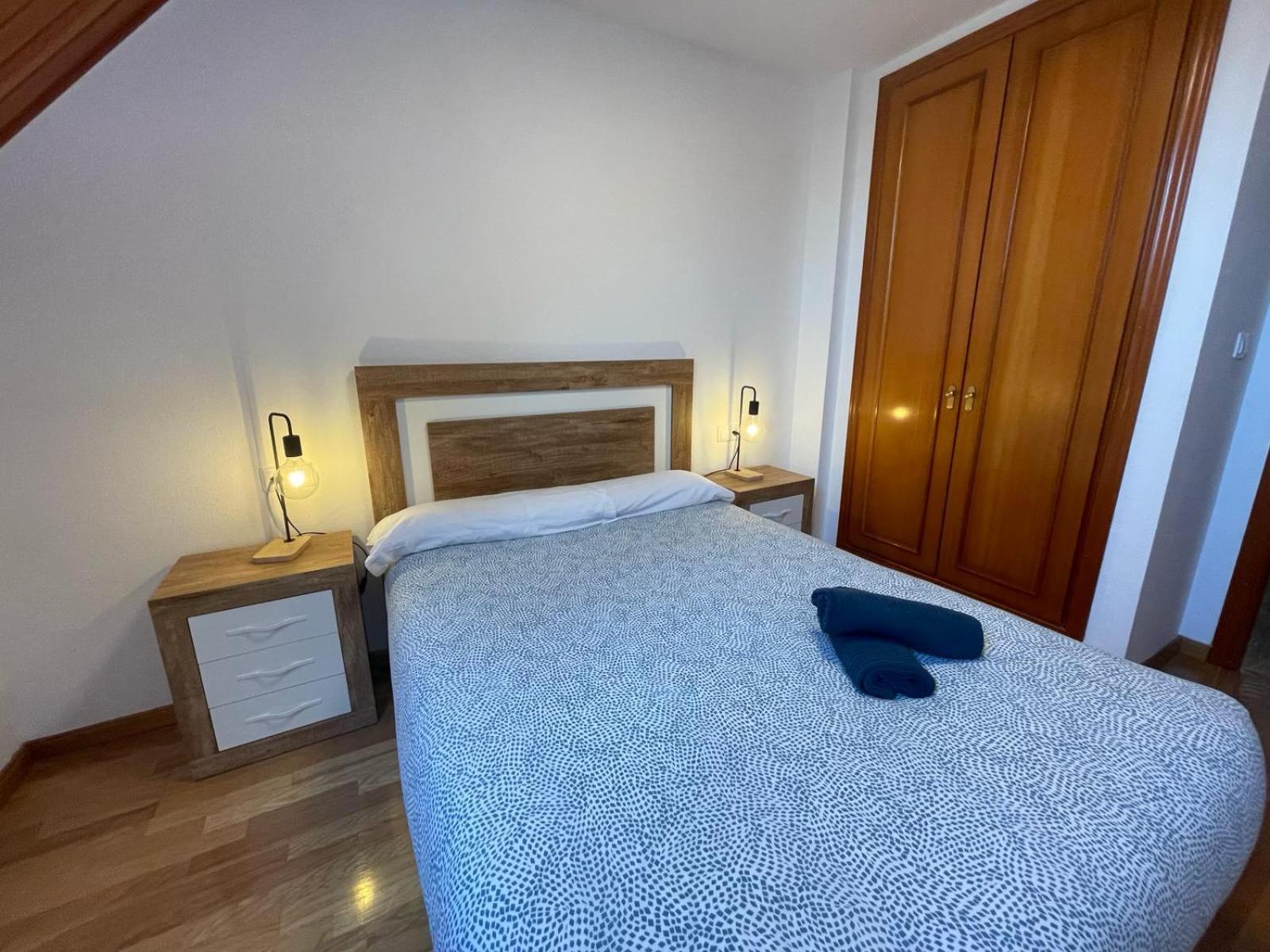 Apartamento Alba4 Jaca Bagian luar foto