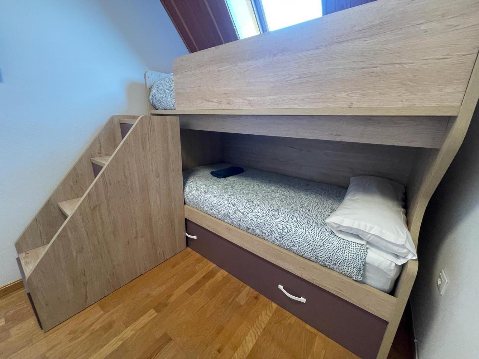 Apartamento Alba4 Jaca Bagian luar foto